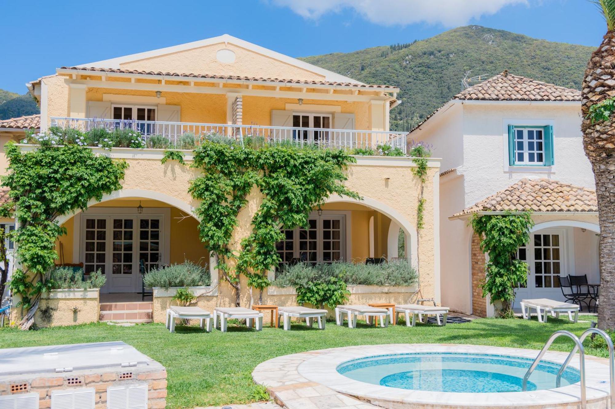 Valentino Corfu Aparthotel Ýpsos