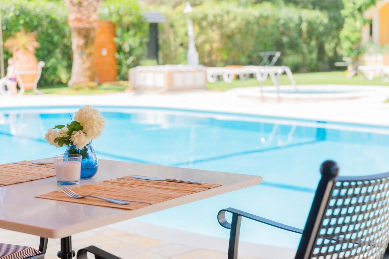 Valentino Corfu Aparthotel Ýpsos