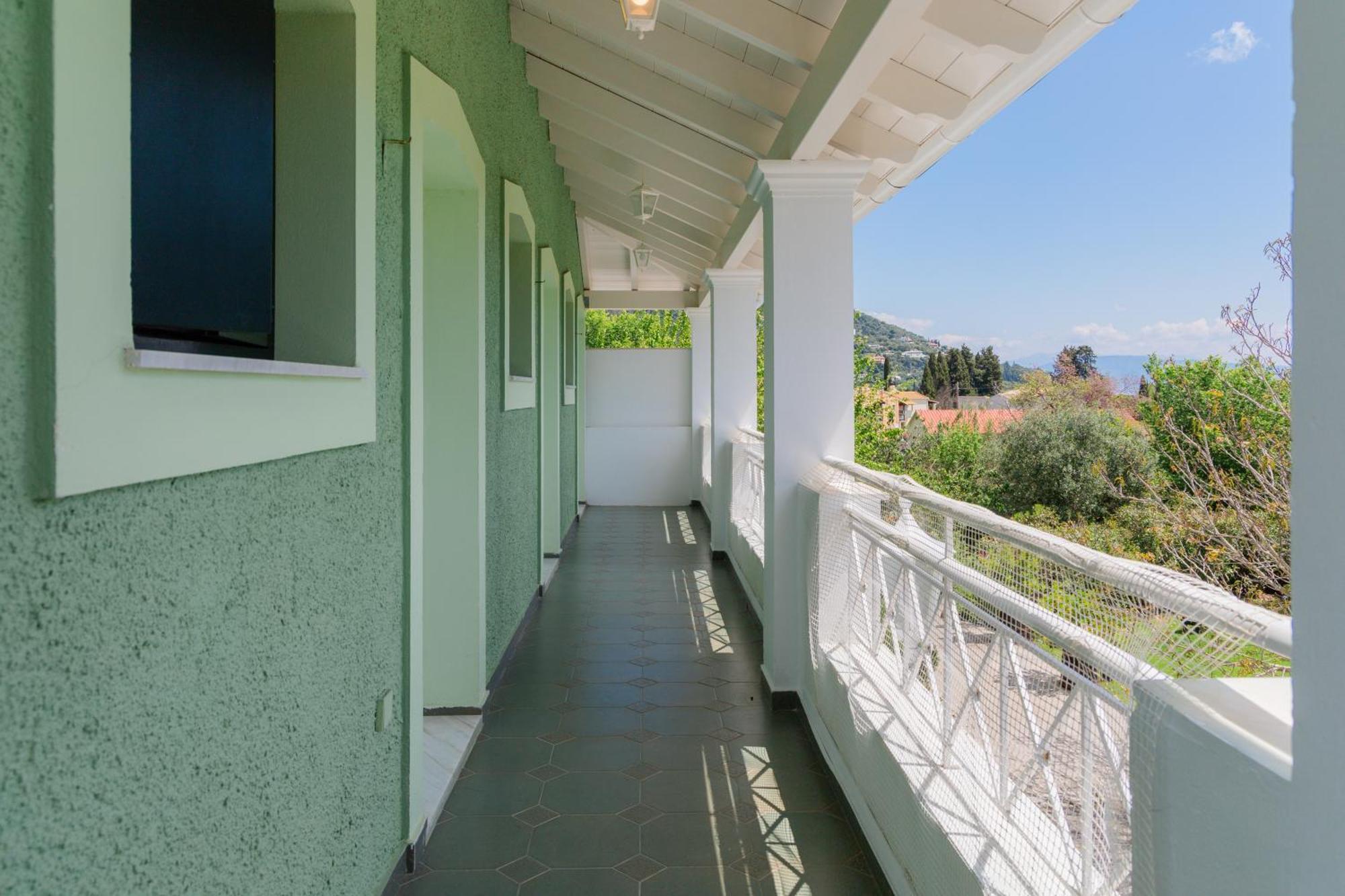 Valentino Corfu Aparthotel Ýpsos