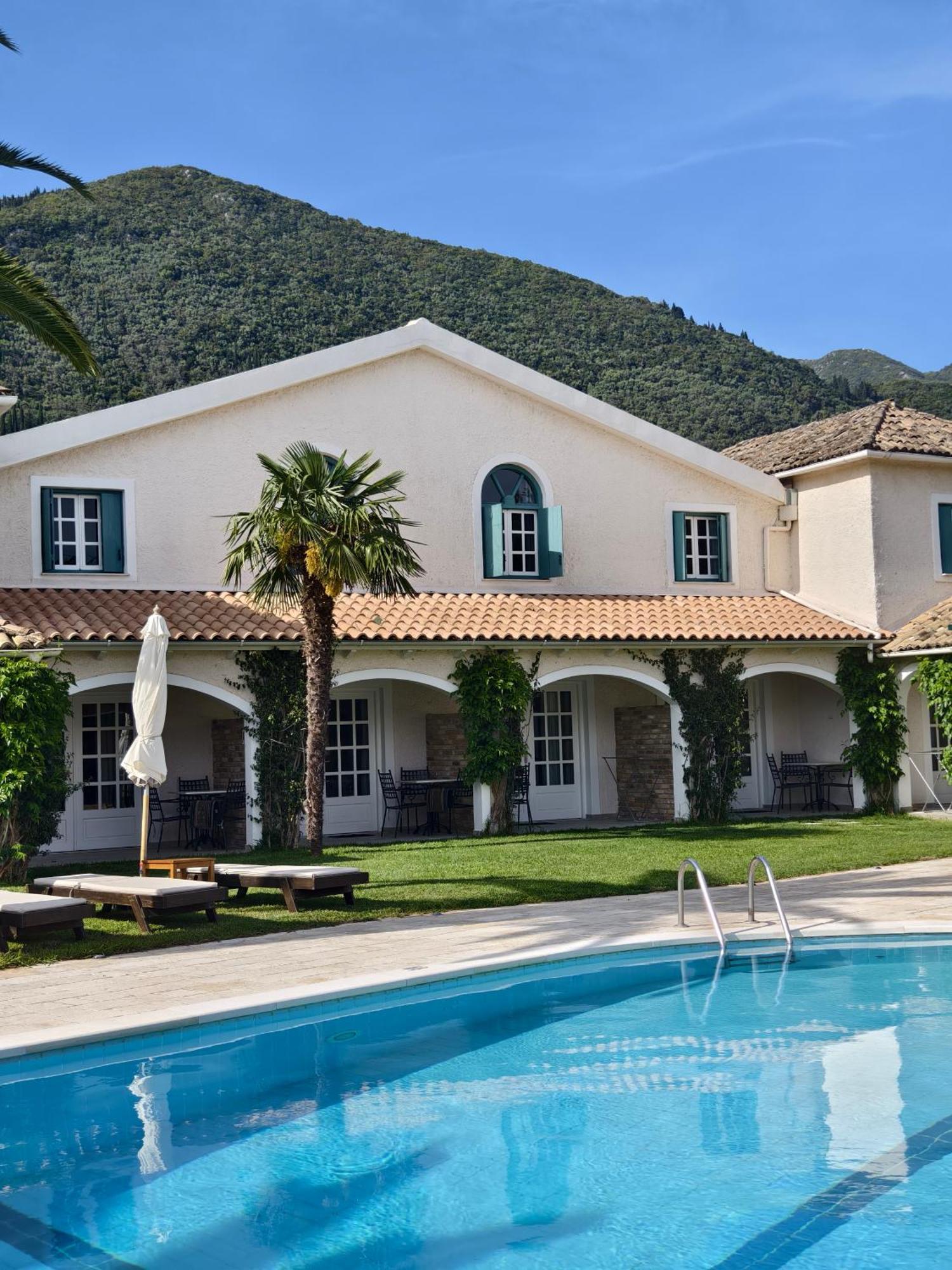 Valentino Corfu Ipsos